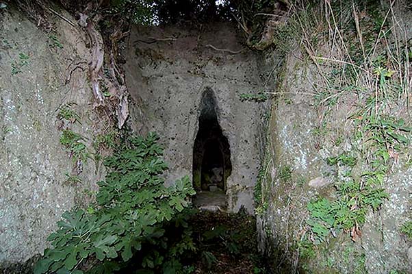 Insuglietti: Tomba etrusca monumentale