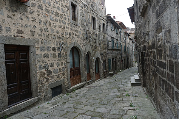 Via Lunga