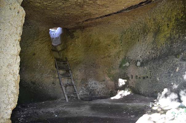 Grotta a due piani